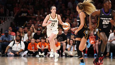 Caitlin Clark Aggravates Groin Injury in Video During Last Minute of ...