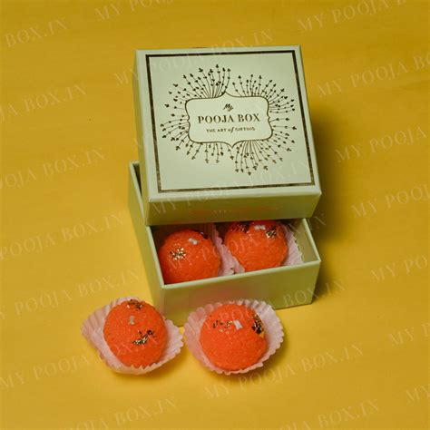 Buy Motichoor Ladoo Scented Candles Gift Box Online in India ...