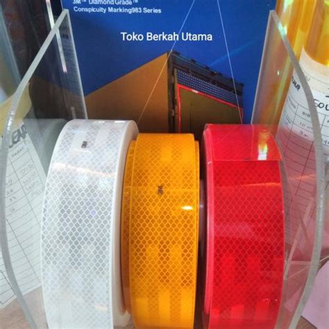 Promo Stiker 3M Original Reflektor Pemantul Cahaya Merah-Kuning Per 60 ...