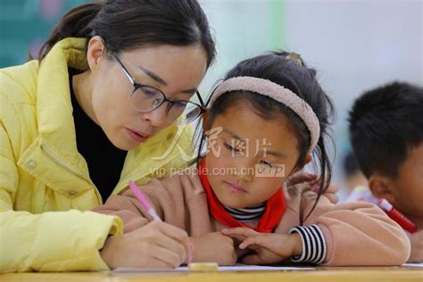 云南陆良：山区孩子享受优质教育-人民图片网