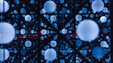 Download wallpaper 3840x2160 garlands, bulbs, perspective, reflection ...
