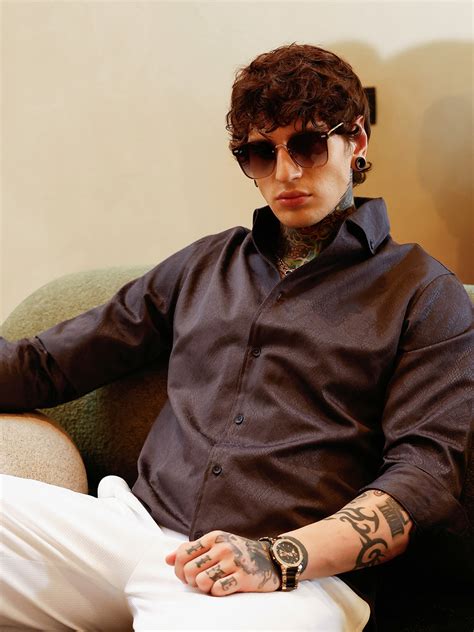 ₹1,099 | Campus Sutra Men's Onyx Black Reptilia Jacquard Shirt ...