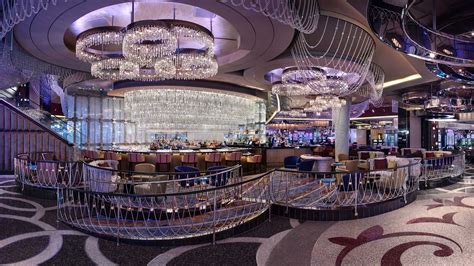 Las Vegas Luxury Hotel | The Chandelier | The Cosmopolitan