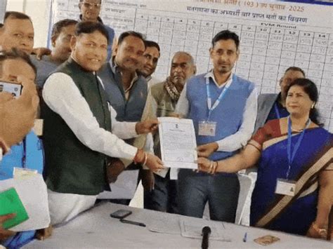 Congress' Pramod Bhaya wins Anta by-election, celebrates with ...