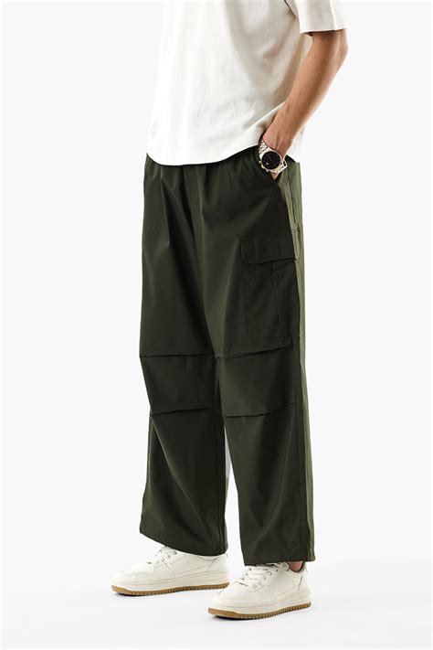 Buy Men's Relaxed Fit Stretch Cargo Parachute Pants Online | Snitch ...