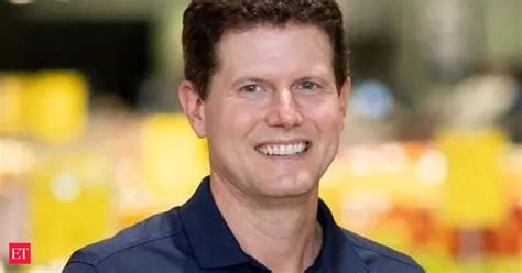 What's an employee red flag, 'thinking you know everything, says Whole ...