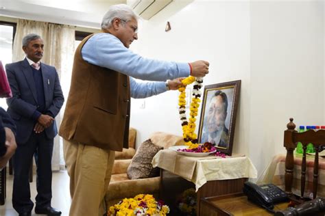 Delhi govt gives ‘Samman Rashi’ of ₹1 crore to families of Covid ...