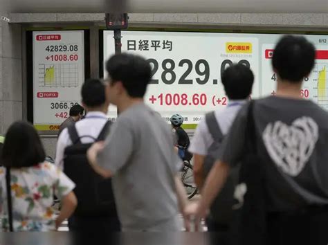 Bank of Japan split raises prospect of October rate hike - BOJ split ...