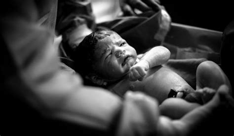 How did Urshita Saini become India's first birth photographer- The Week