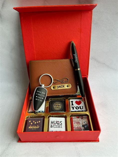 Beautiful Birthday Hamper For Men | CakeGift.in