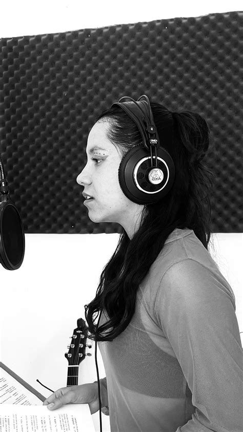 Mariana Arroyo | Siendo feliz en la universidad 🧡 | Instagram