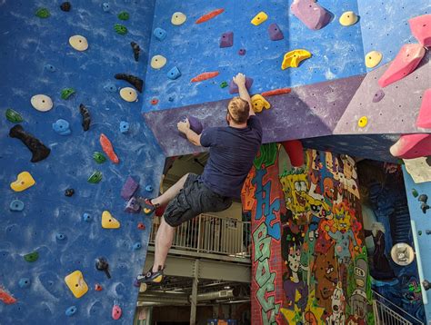 What is Bouldering? A Beginner's Guide to Unleashing Your Inner Rock C ...