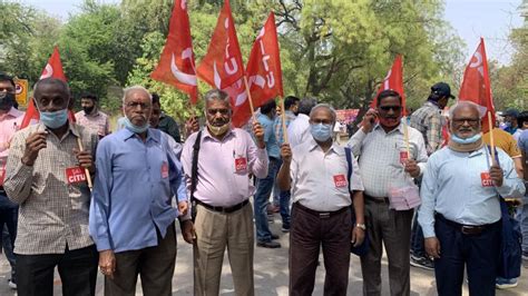 Privatisation Robbing us of our Dignity, Say Striking Workers | NewsClick