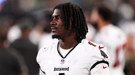 How Bucs RB White went from sleeping on floors to the NFL - ESPN