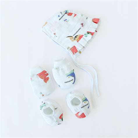 Baby Cap Mittens Booties Dino Safari (0–4M) – Honcho Baby