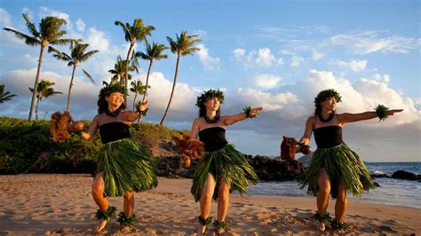 Where to see hula dancing in Maui, Hawaii | National Geographic
