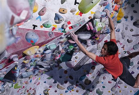 SEL2470GM2 | Lenses | Sony India