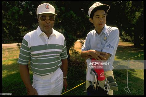 Tiger Woods: Human or Machine? - Sports Gazette