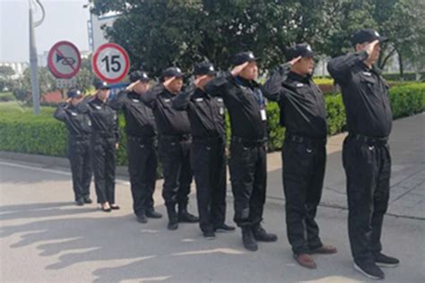 南宁警方强化元旦假期安保措施 全力维护首府平安祥和 - 封面新闻