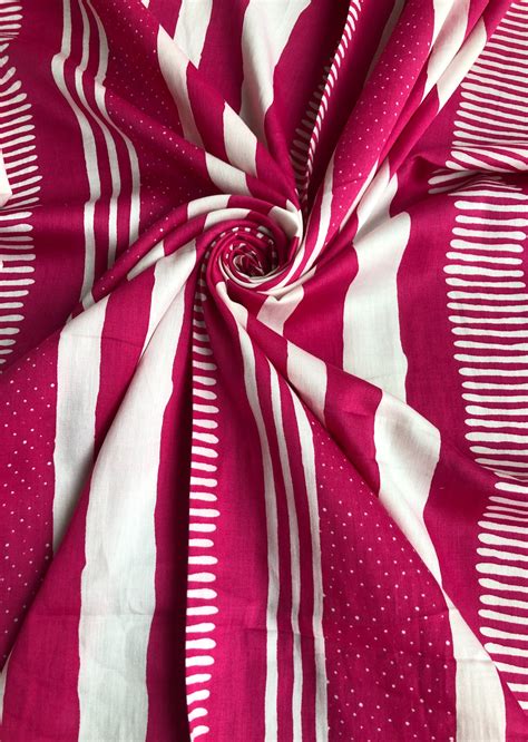 Pink Abstract Print Cotton – Aparnaa Sarees