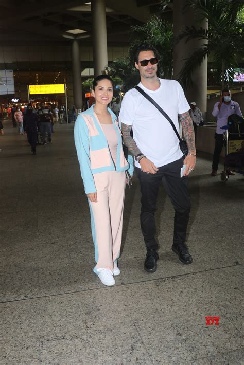 Sunny Leone With Husband Spotted At Airport Arrival - Gallery - Social News XYZ