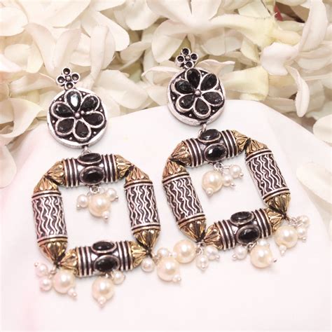 DUAL-TONE DANGEL EARRING IN LAMBAR CUSHION PATTERN- BLACK – Navraee By ...