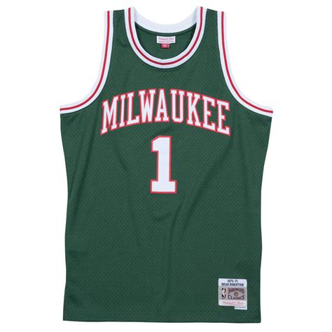Mitchell & Ness Swingman Oscar Robertson Milwaukee Bucks 1970-71 Jersey ...