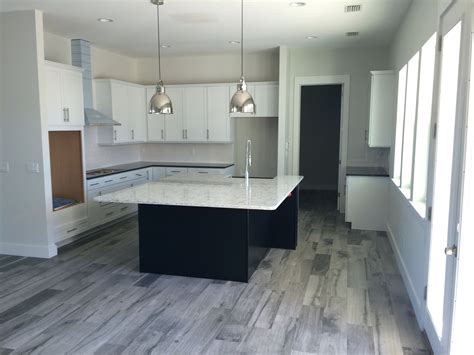 Grey Wood Grain Tile