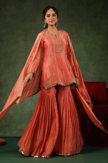 Buy Peach Chanderi Silk Sequins, Zari Round Floral Embroidered Kurta ...