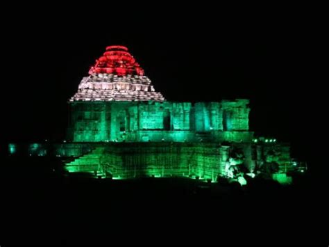 Historic Moment: 100 Monuments Lit Up In Tri-Colour After 100 Crore ...