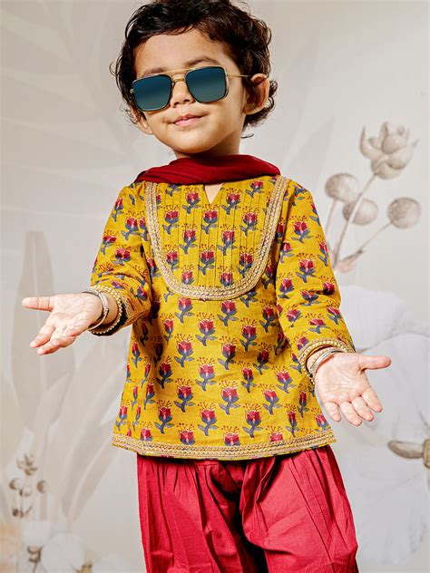Girl's Mustard Floral Kurta Patiala Set With Dupatta – vastramay