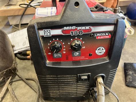 LINCOLN MIG WELDER, MIG-PAK 180