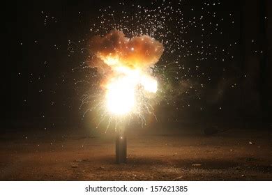 Hall Exploding 的图像结果