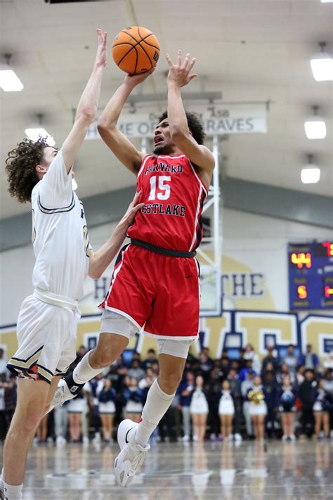 Harvard-Westlake basketball holds off St. John Bosco, advances to ...