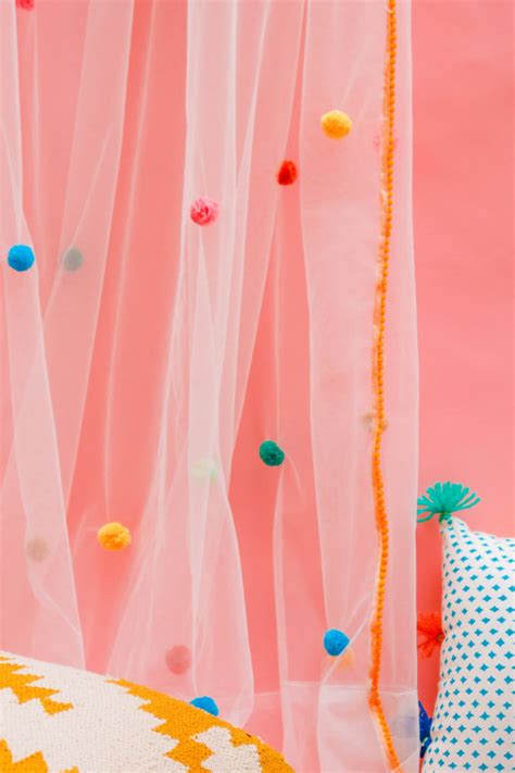 Net Pompom Curtain – Mi Casa Collective