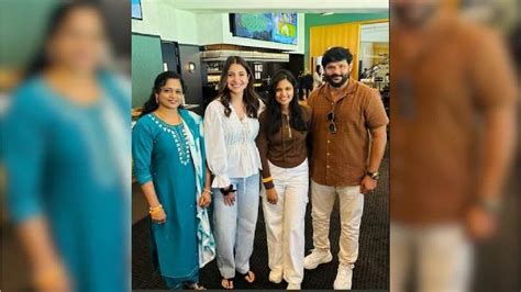 Anushka Sharma Poses With Cricketer Nitish Reddy Family In Melbourne ...