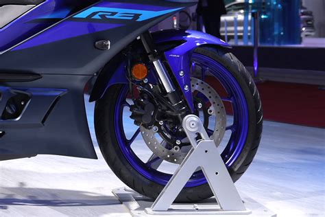 Yamaha R3 2025 Expected Price (4.8 Lakhs), Launch Date, Booking Details
