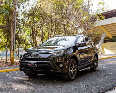 Toyota RAV4 LE 2017 | Selfi Motors