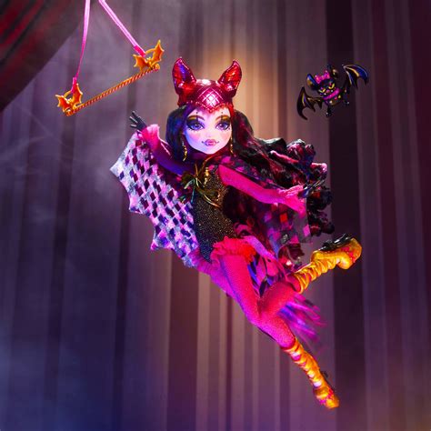 Monster High Freak Du Chic Draculaura Figure – Mattel Creations