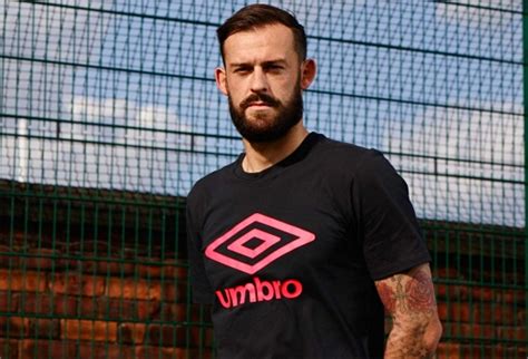 Umbro chat to Sunderland striker ahead of Premier League return ...