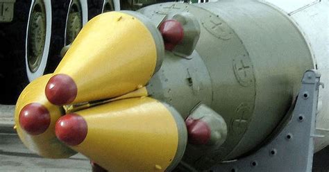 ন্যাটোর দোরগোড়ায় রাশিয়ার পরমাণু অস্ত্র, বেলারুশে হাইপারসনিক মিসাইল ...