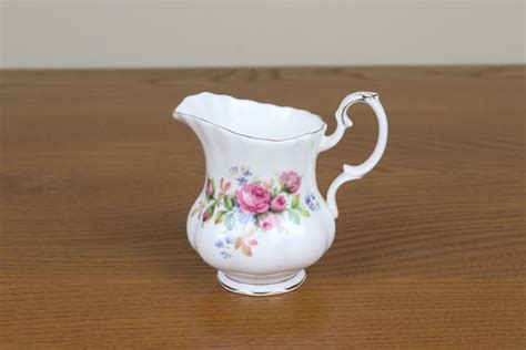 ロイヤルアルバート モスローズ ミルクジャグ クリーマー 小 薔薇 イギリス ヴィンテージ ROYAL ALBERT MOSS ROSE ...