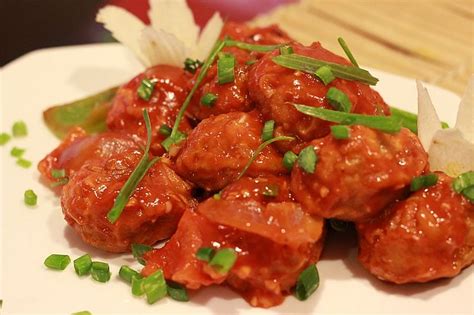 This Eatery Offers A Variety Of Vegetarian & Non-Vegetarians Momos | LBB