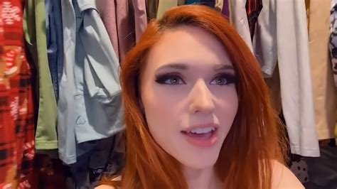 Twitch Streamer Amouranth Is Selling Her Farts and Bathwater and of ...