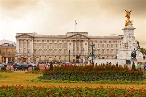 10 Castles In London That Are A Must-Visit When In The UK
