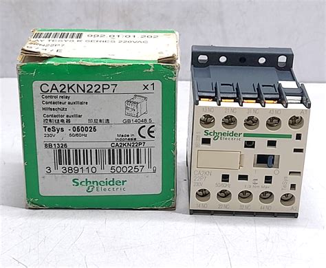Schneider CA2KN22P7 Control Relay 230V 50/60Hz Ui: 690V 50/60Hz Ith: 1 ...