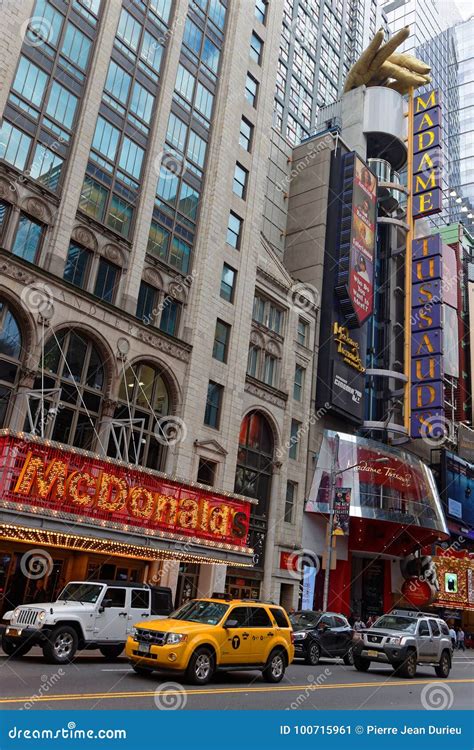 42nd street in Manhattan editorial photo. Image of states - 100715961