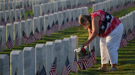 Memorial Day at South Florida National Cemetery honors U.S. veterans