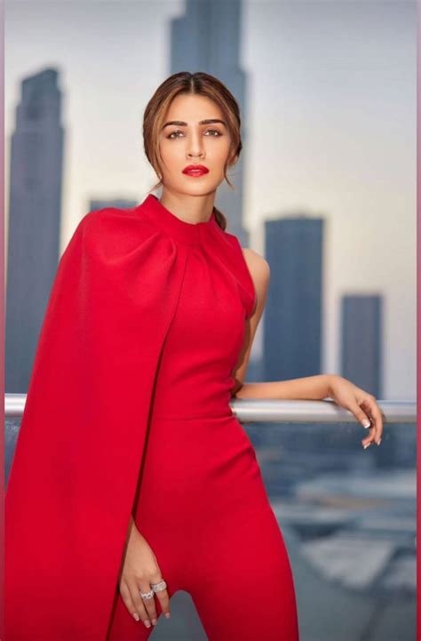 Kriti Sanon's jumpsuit game is super strong! | t2ONLINE