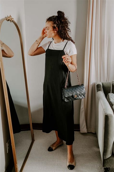 New Ways to Style Your Basics: 15 White T-Shirt Outfit Ideas | T shirt ...